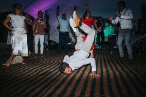 Hampshire wedding photographer ulitmate dancing